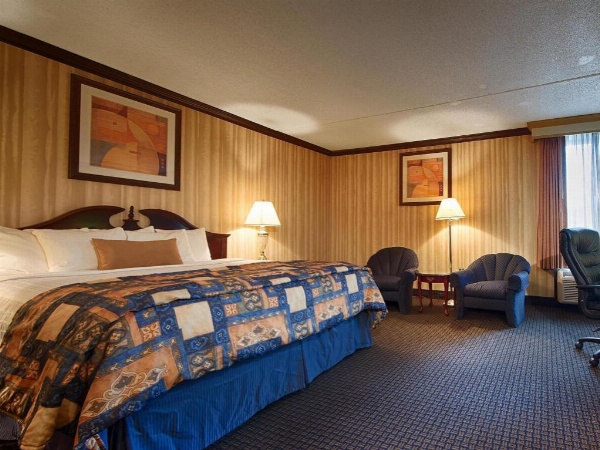 Comfort Inn & Suites image 12