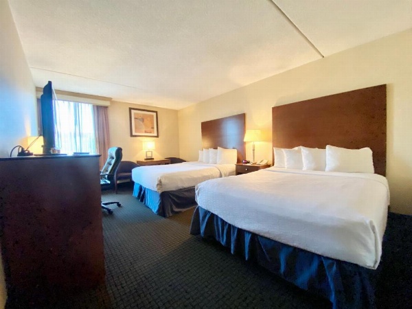 Comfort Inn & Suites image 19