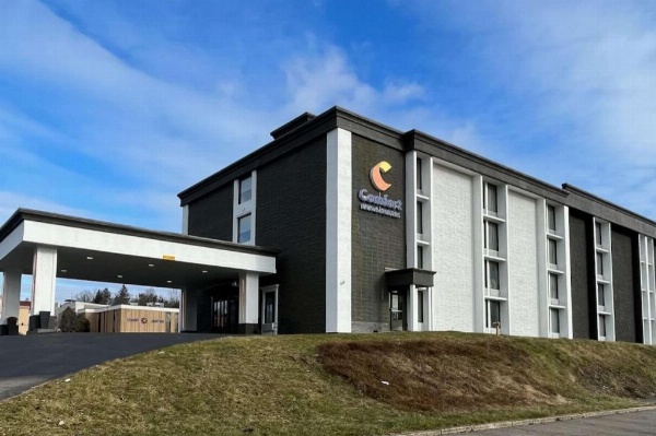 Comfort Inn & Suites image 2