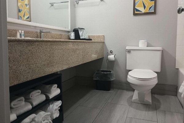Comfort Inn & Suites image 21