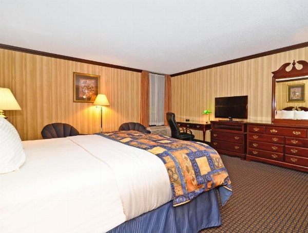 Comfort Inn & Suites image 9